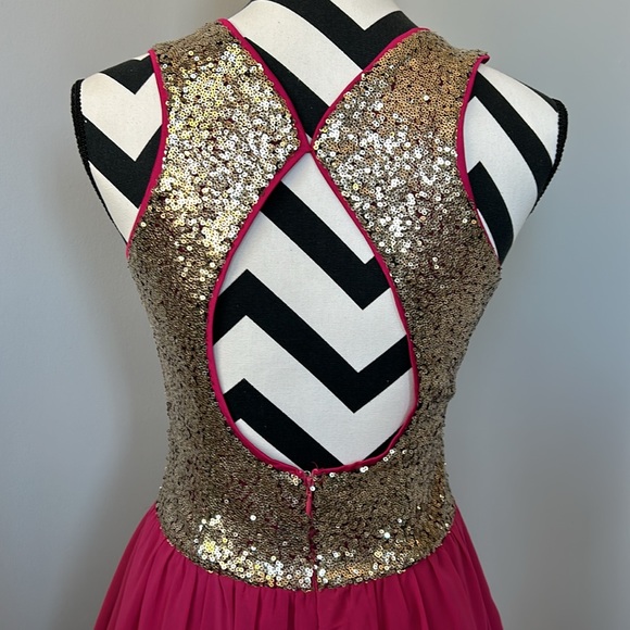 Sleeveless Pink with Gold Sequin Cocktail Dress - Picture 5 of 10